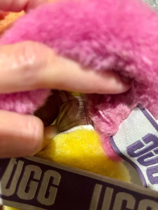 UGG Fluff Yeah Slide Rainbow Pride Shearling Slides Slippers Sz 8 - Picture 6 of 8